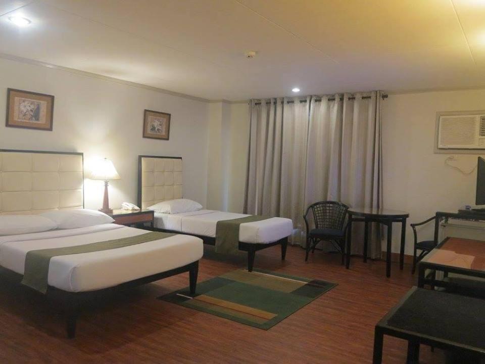 Hotel Alejandro Tacloban Dış mekan fotoğraf